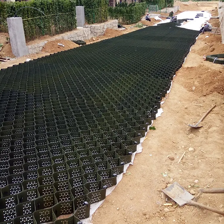 Driveway gravel grid