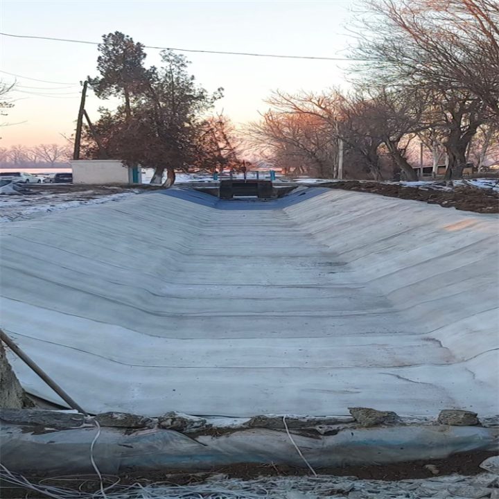 Cement Blanket Used In Lake River Wetland